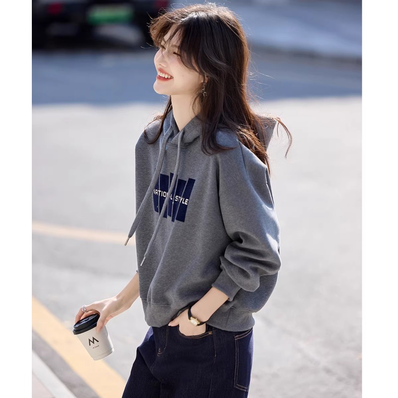 韩版小个子短款卫衣女美式连帽长袖百搭版休闲时尚加绒ins设计感