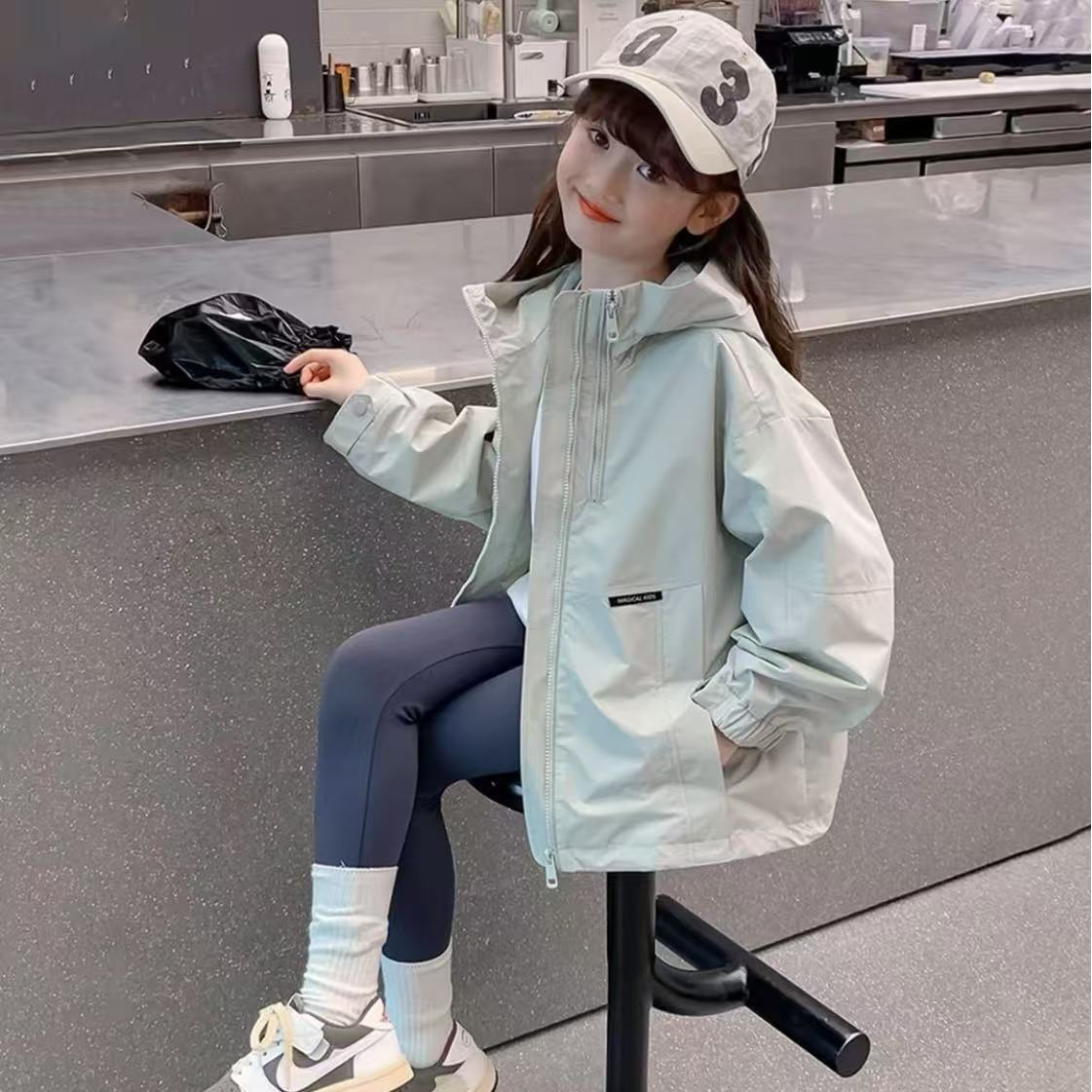 女童外套连帽冲锋衣春秋款2025新款儿童秋装衣服洋气童装女孩上衣