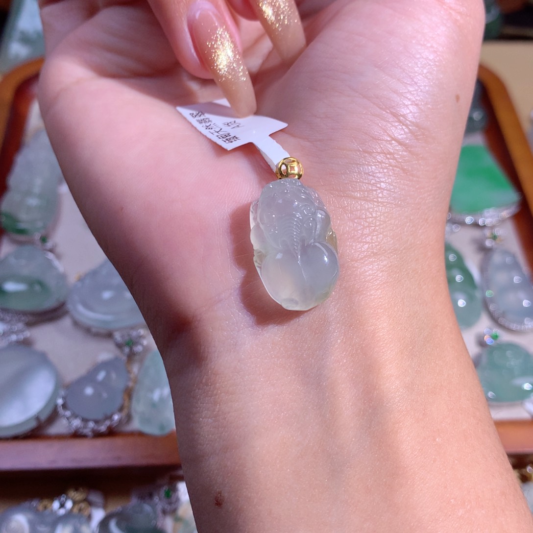 翡翠吊坠(不含链)18K金镶嵌