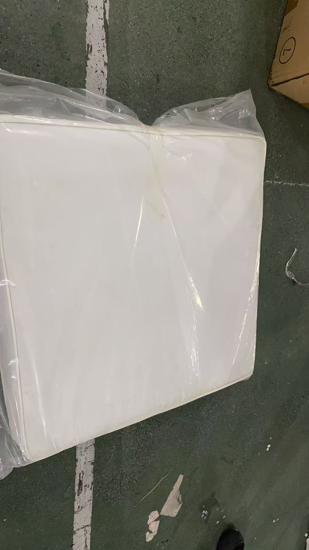 白色方形加厚超大坐垫发1瑕疵污渍
