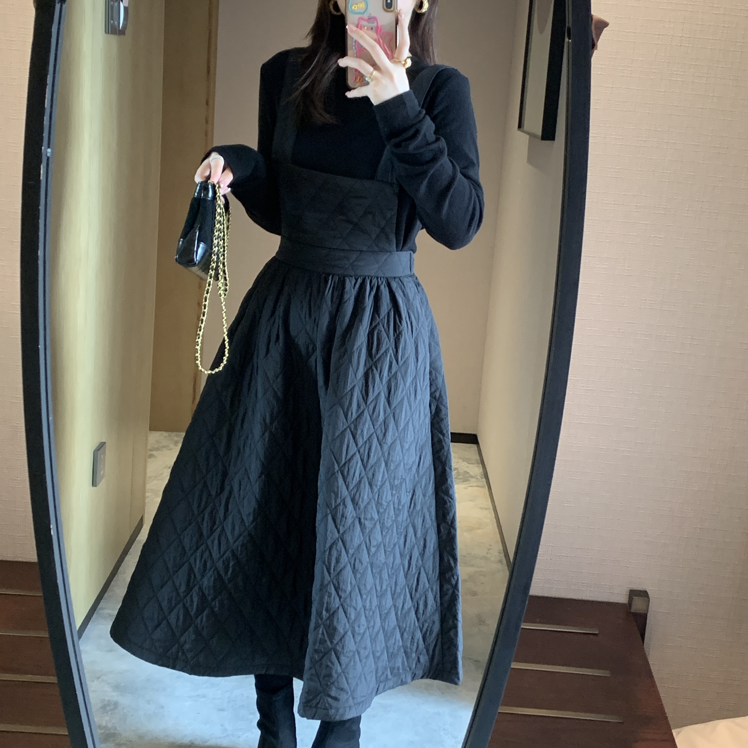 2025新款菱格蓬蓬背带裙文艺风温柔百搭收腰显瘦中长款背心连衣裙