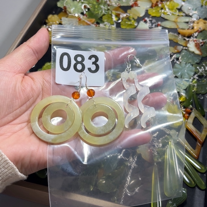 蛇纹石玉合金耳饰?****↣