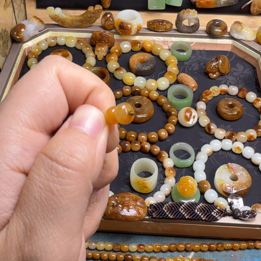 和田玉未镶嵌珠宝奇石空*