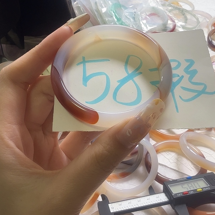 玛瑙/玉髓手镯未镶嵌