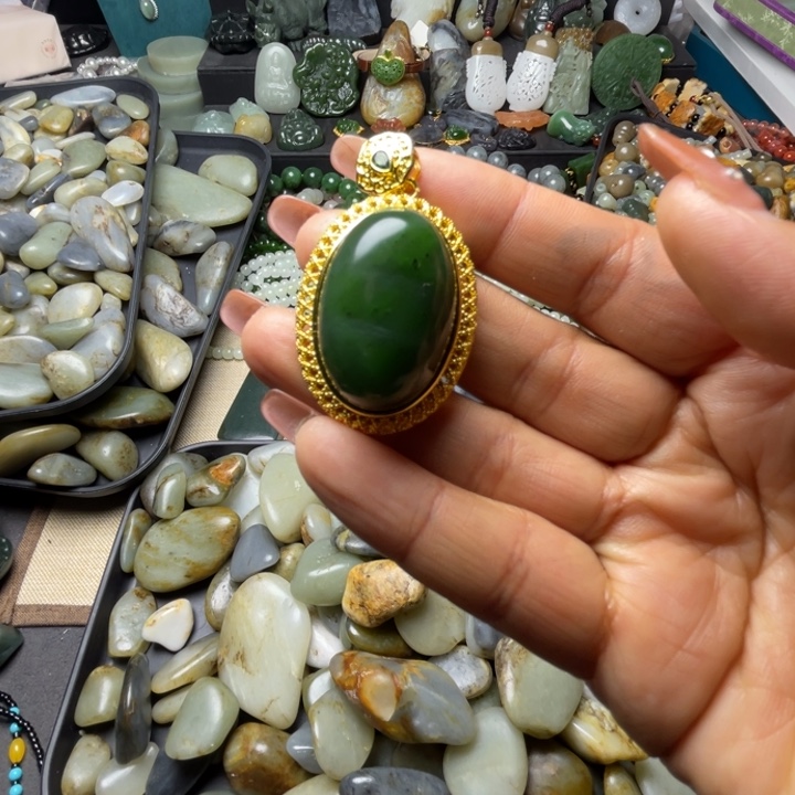 和田玉未镶嵌珠宝奇石