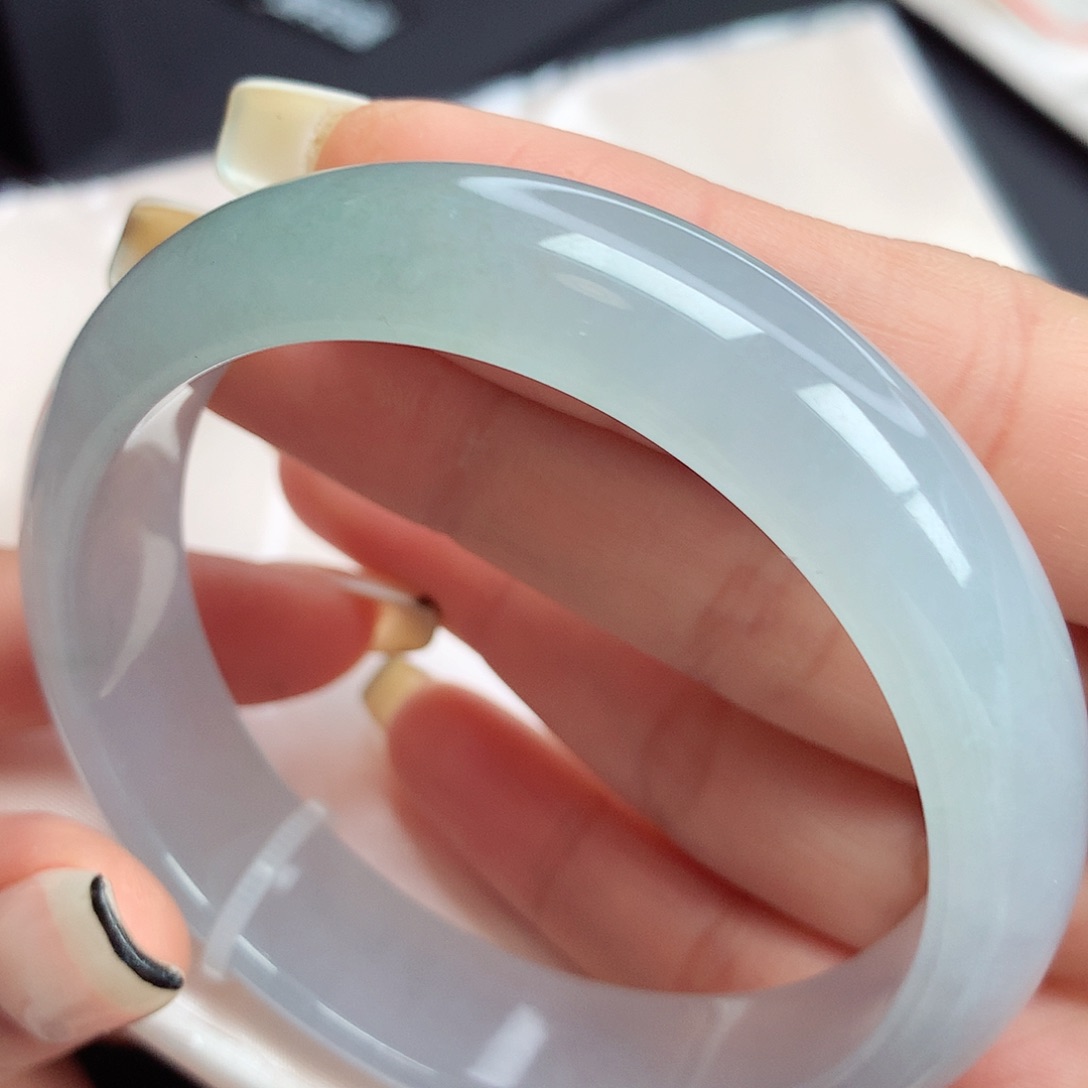 翡翠手镯未镶嵌57-58圈口