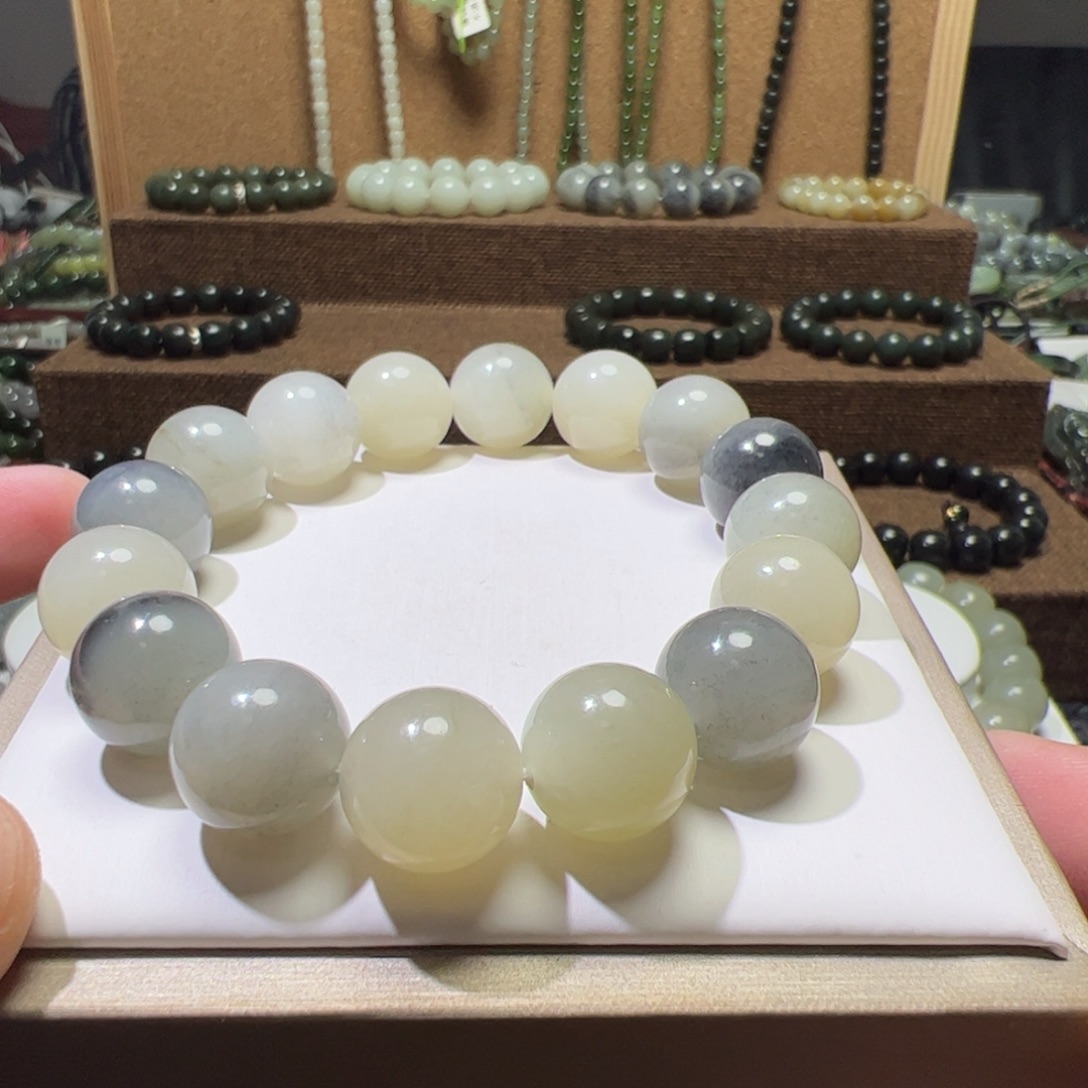 @***K和田玉未镶嵌手链