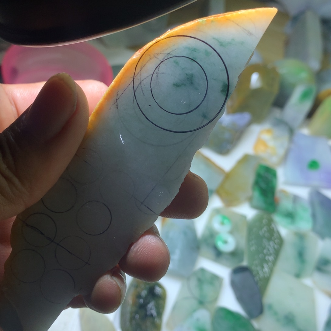 【闪购商品】定制翡翠未镶嵌王***i天然翡翠原石吊坠