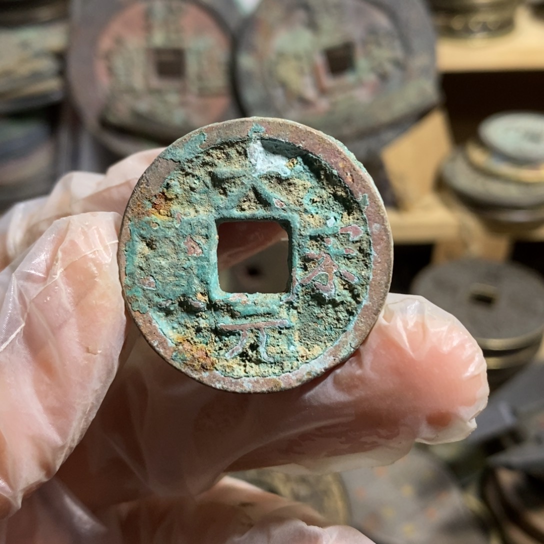 铜现代工艺品学习币