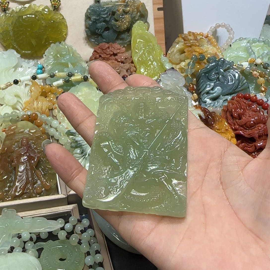 未镶嵌蛇纹石玉吊坠老*財