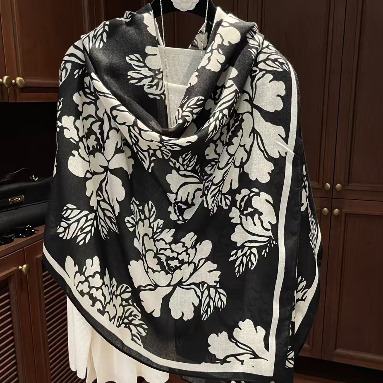 【墨染花荣】80*180女士围巾披肩MM 048