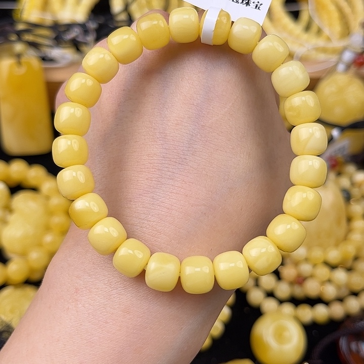 琥珀未镶嵌颈饰琥珀