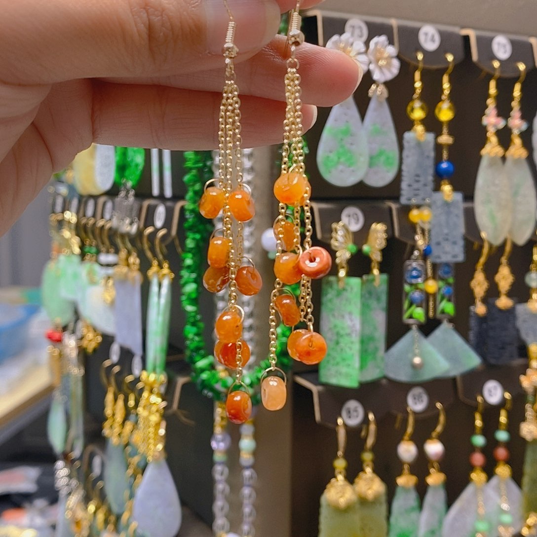 未镶嵌翡翠耳饰翡翠