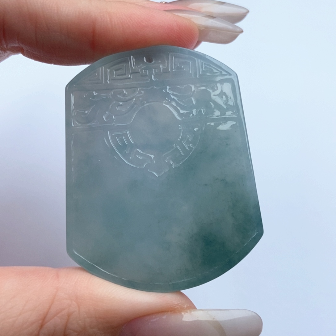 翡翠颈饰未镶嵌无事牌