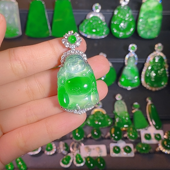 翡翠银S925镶嵌颈饰是