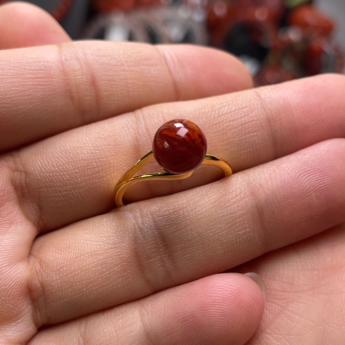 【闪购商品】银S925镶嵌牛血红妖花圆珠戒指南红玛瑙