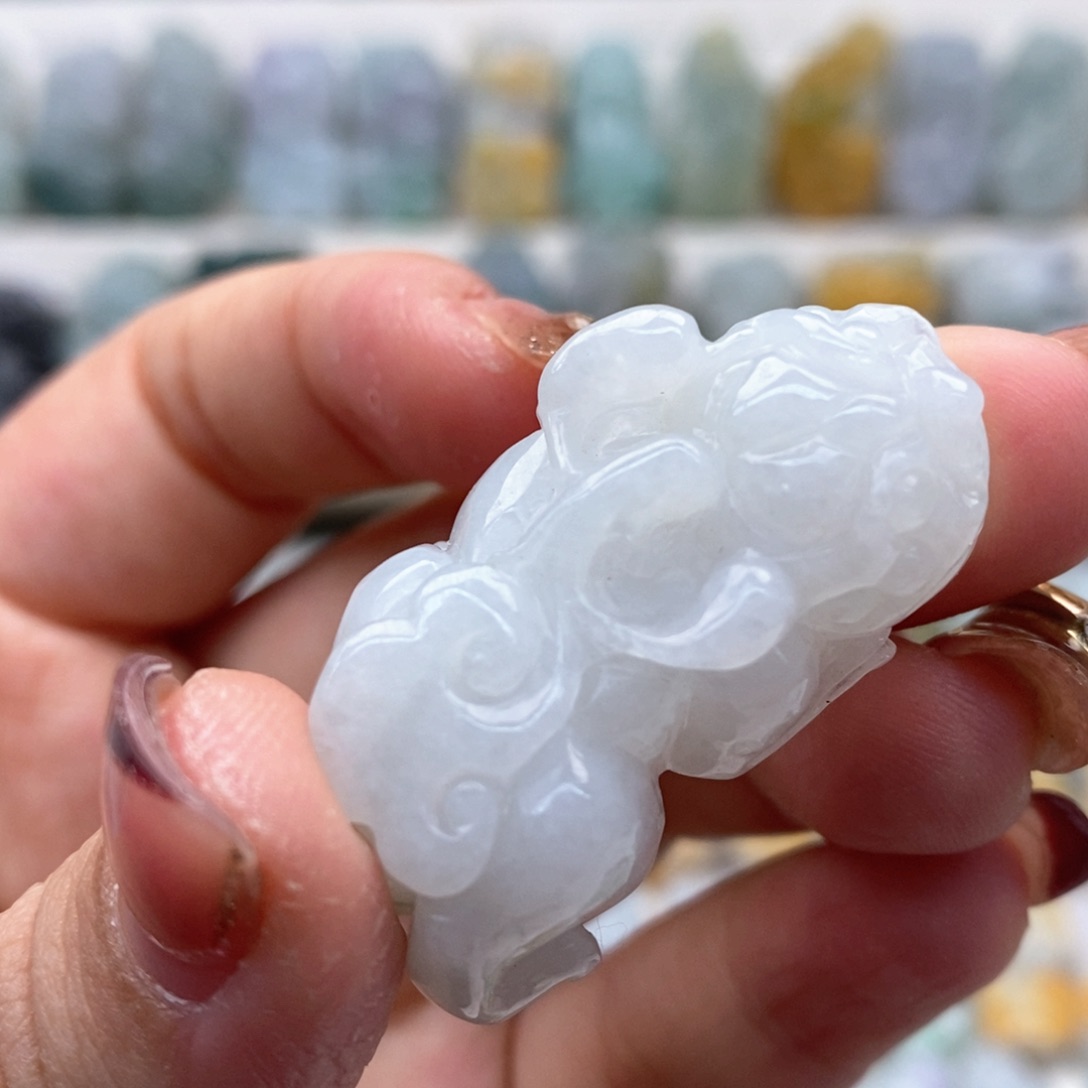 翡翠吊坠(赠链)未镶嵌