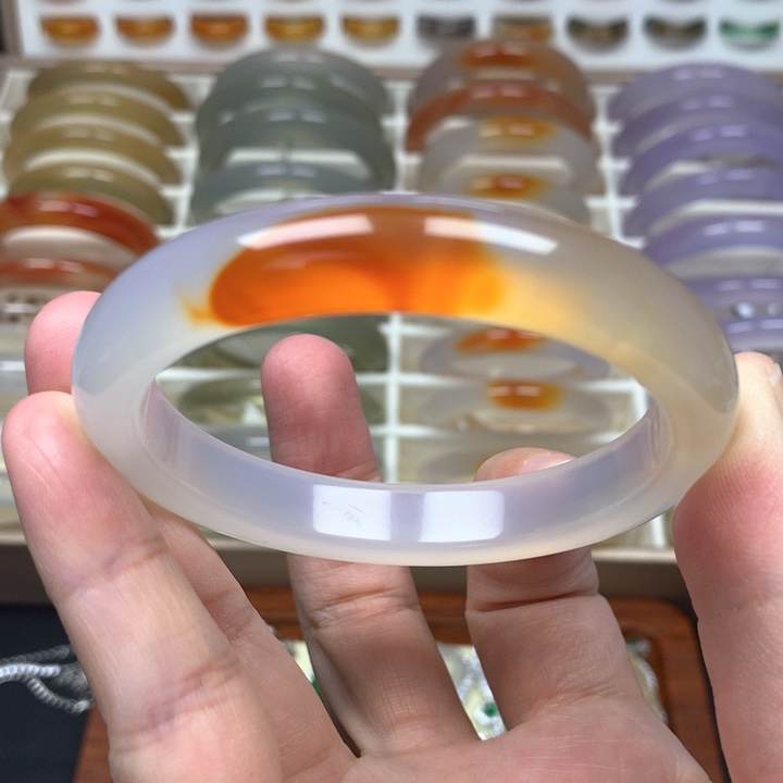 玛瑙/玉髓手镯未镶嵌