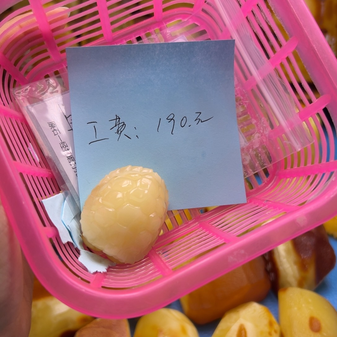 羽***襟定制琥珀未镶嵌琥珀蜜蜡