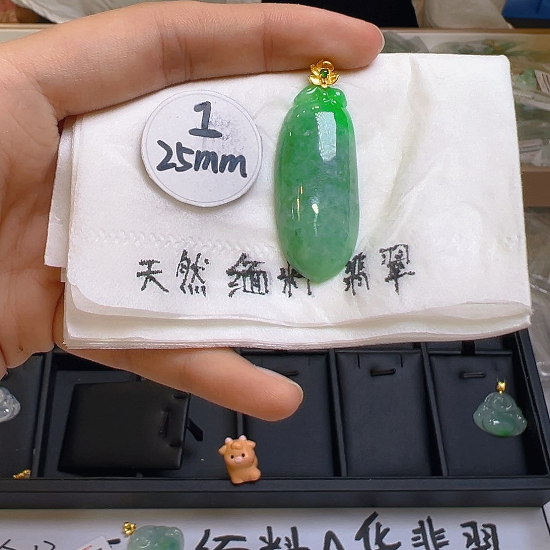 翡翠颈饰18K金镶嵌翡翠