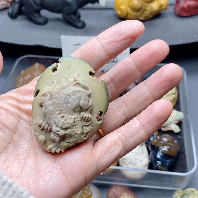 【闪购商品】定制石英质玉吊坠未镶嵌