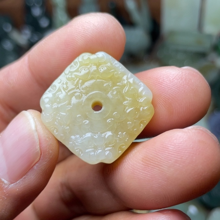 和田玉颈饰未镶嵌溜**达