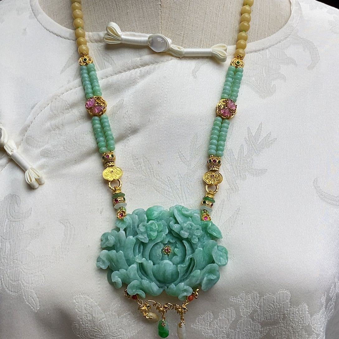 翡翠颈饰未镶嵌天然