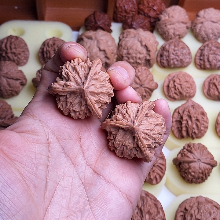 【闪购商品】文玩核桃吊坠黄*37盘山三棱