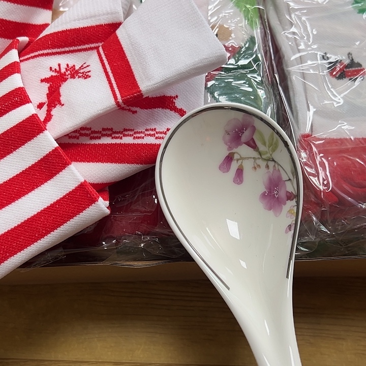 看图片下单哦朱泥680发一盒圣诞袜子