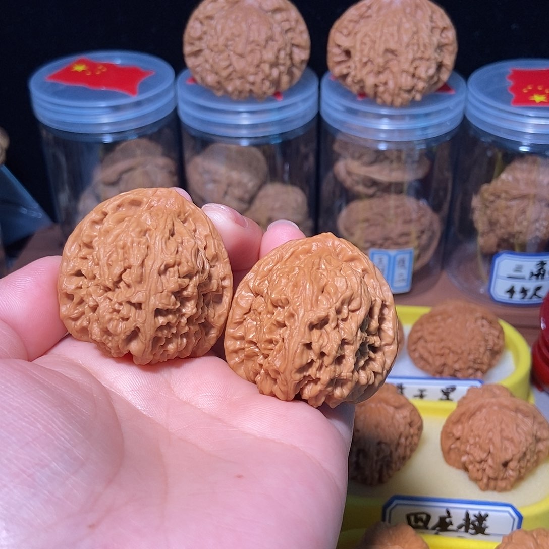 文玩核桃吊坠全品三角疆