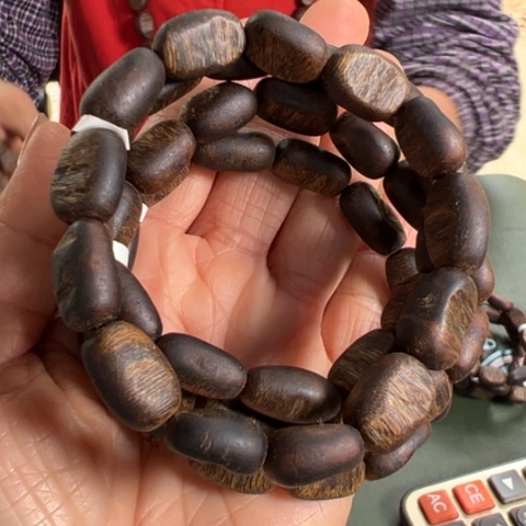 沉香手串乌身留疤红土6克卡0.8多样性发1条