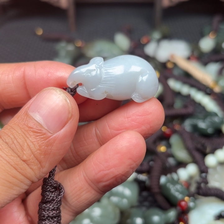 和田玉吊坠未镶嵌