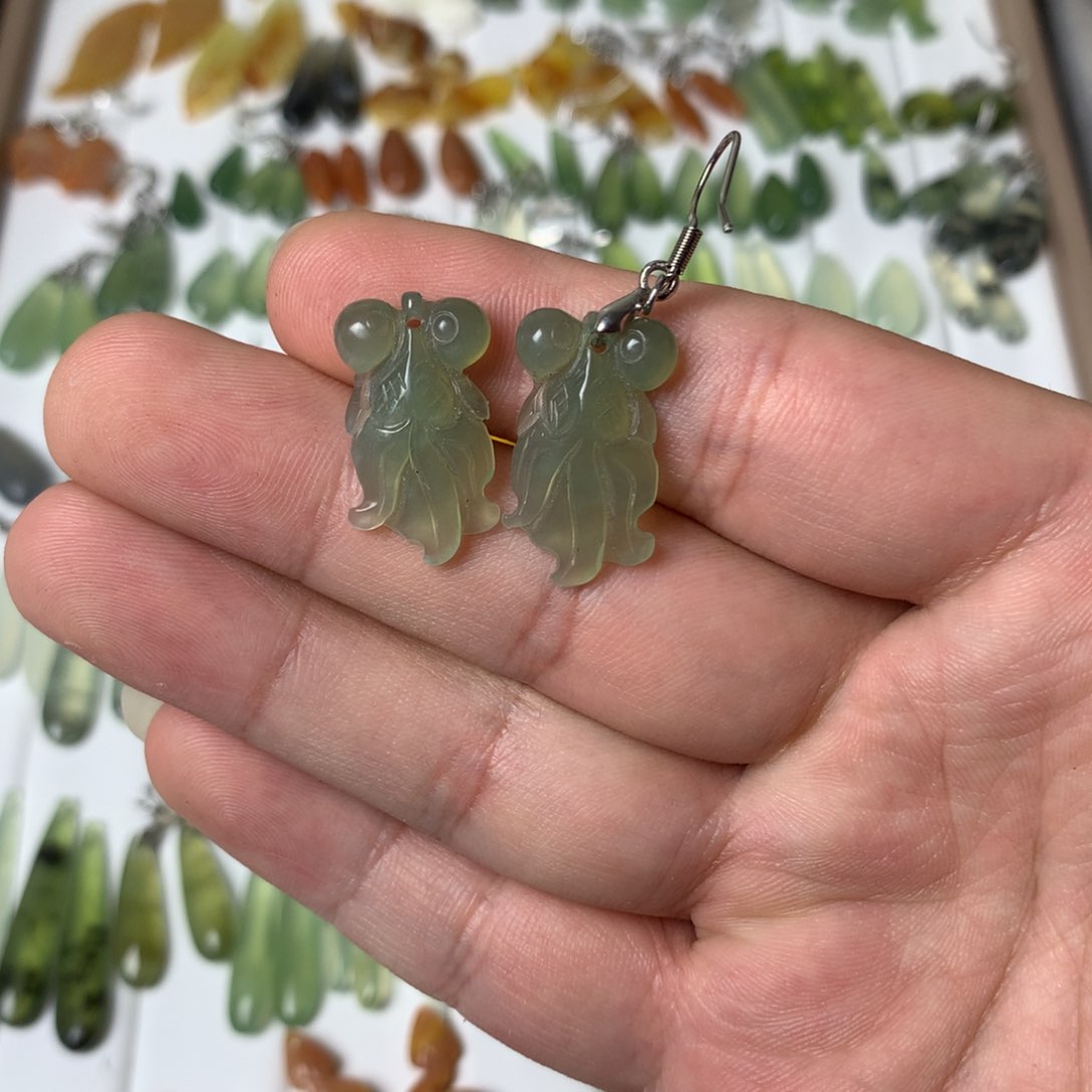 蛇纹石玉耳饰未镶嵌