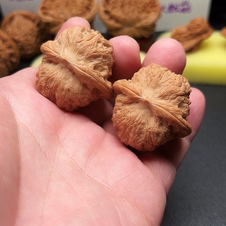 文玩核桃吊坠38全品血麒麟