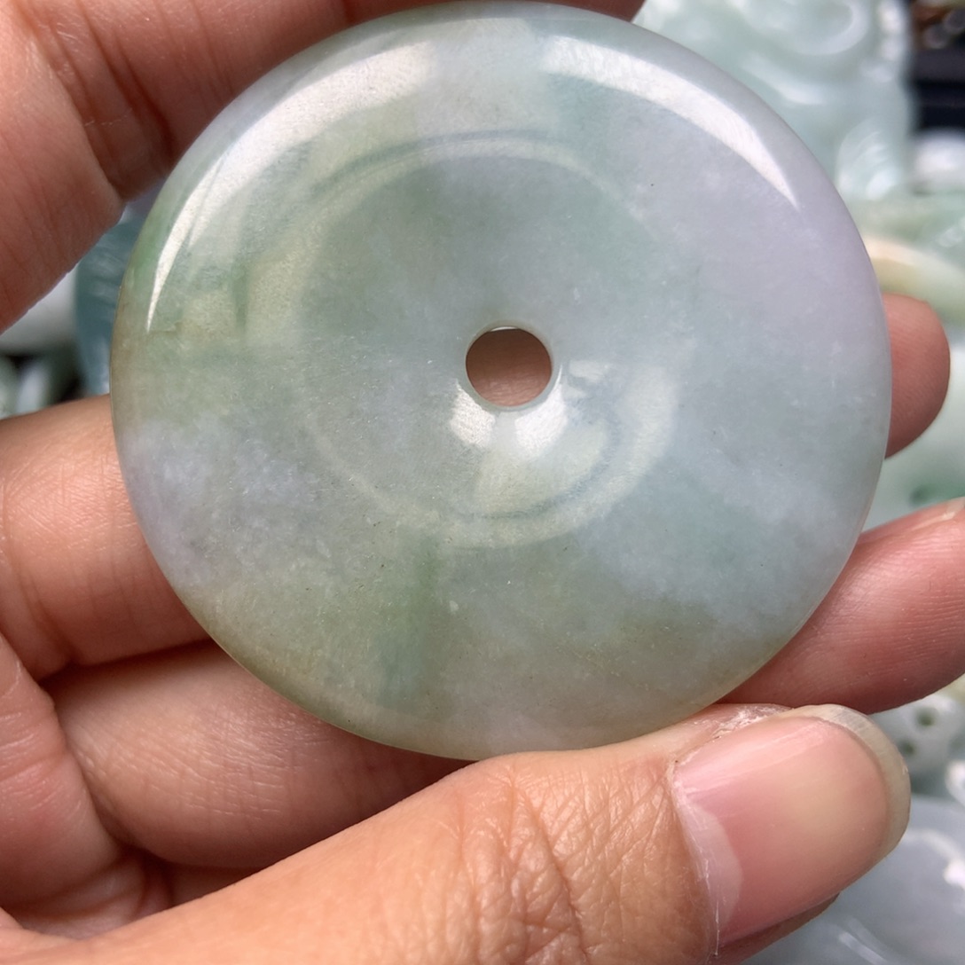 翡翠颈饰未镶嵌天然翡翠