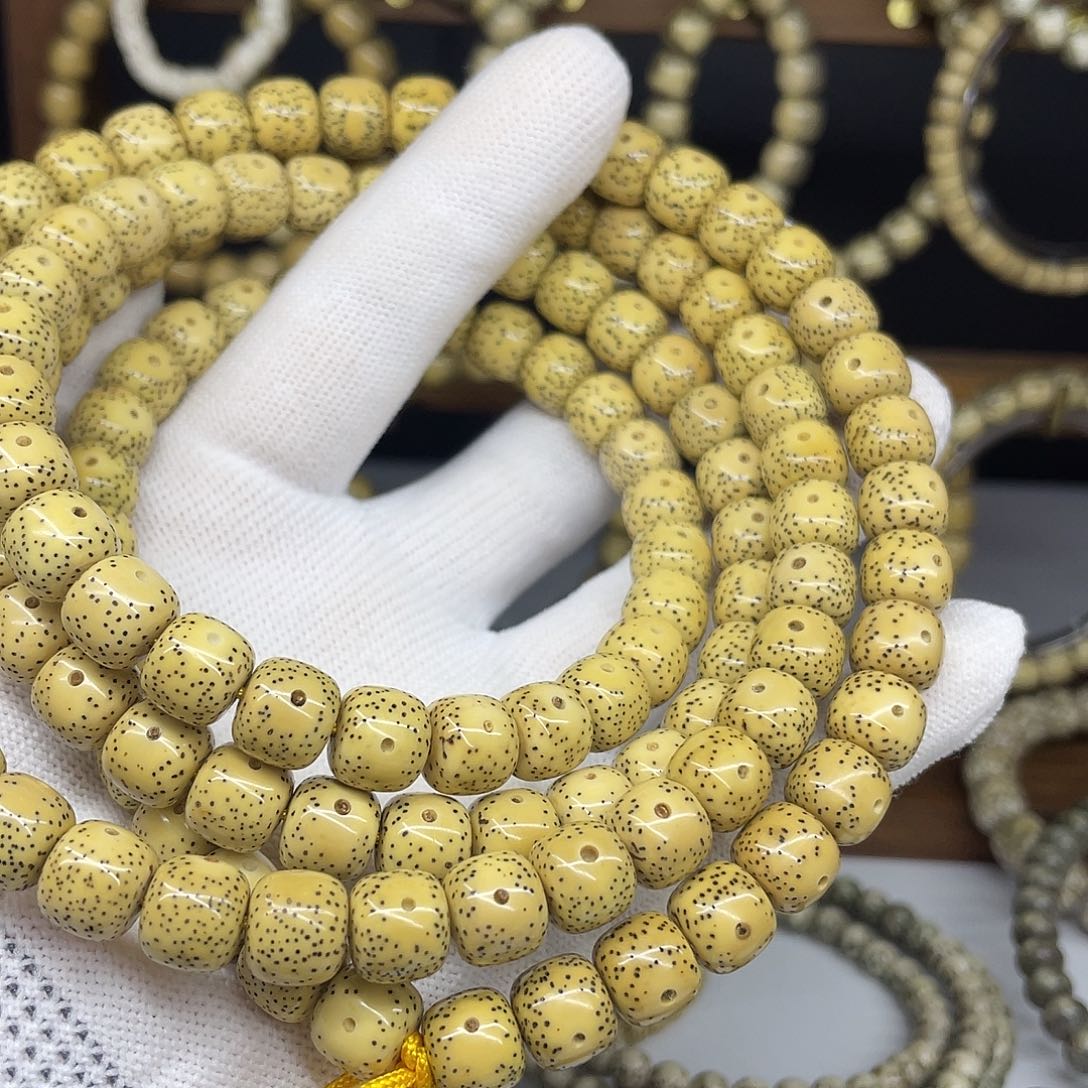 T***M星月菩提手串10-9，大眼睛针尖星