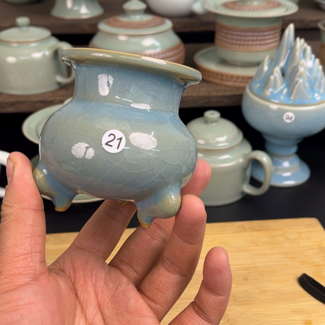 【闪购商品】香炉三足天蓝釉汝瓷