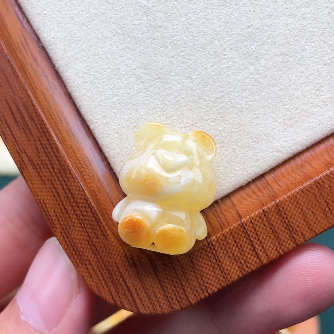 琥珀裸石未镶嵌蜜蜡
