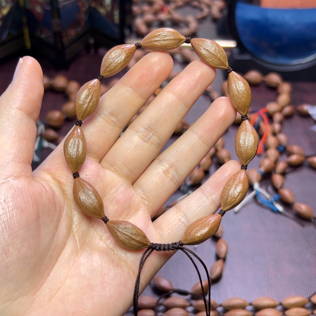 *****手串/手链橄榄核油 瓜子 1.1 2.2左右