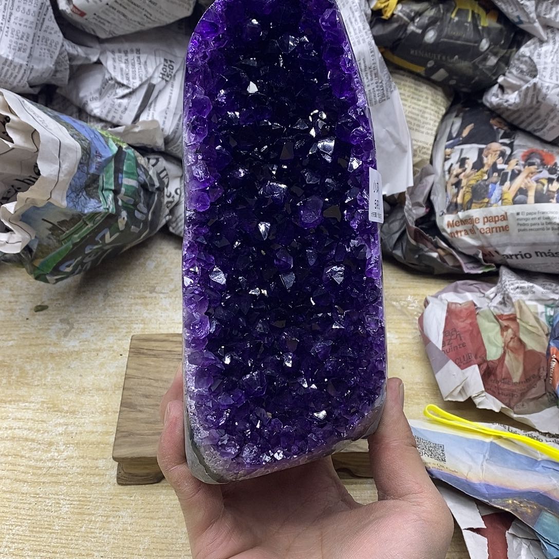 未镶嵌水晶大型摆件（非配饰）