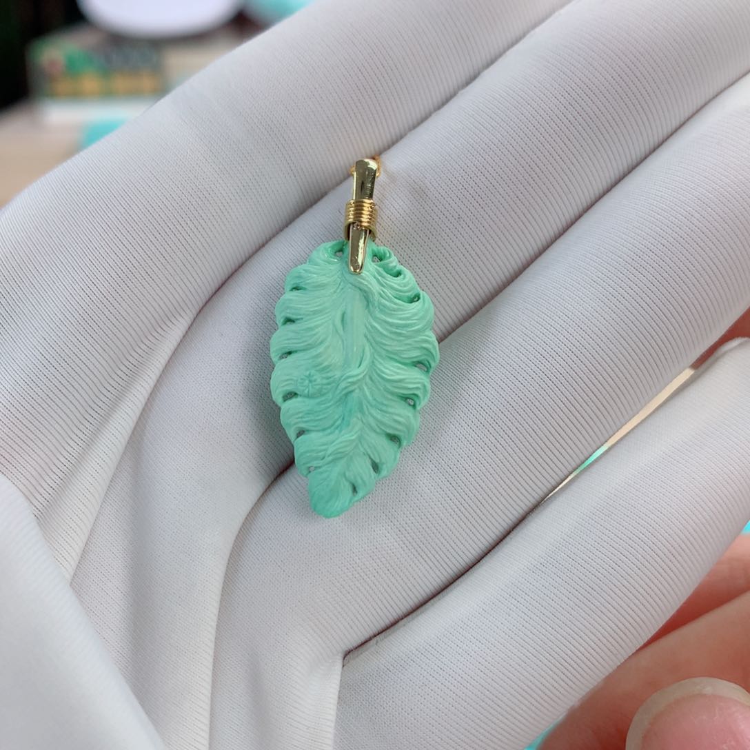 绿松石挂件18K金镶嵌