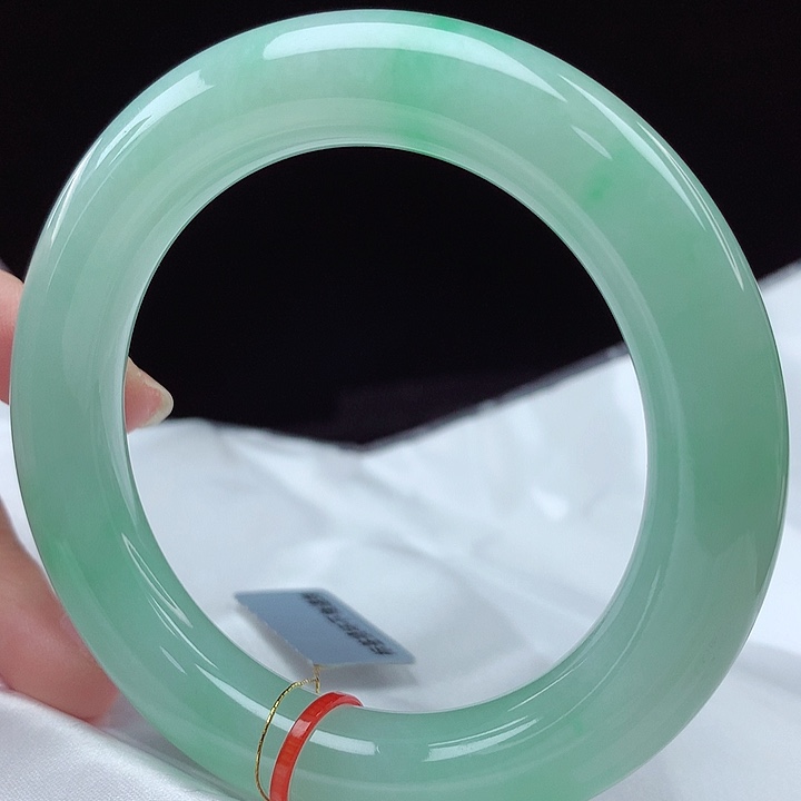 翡翠未镶嵌手镯57圆3072