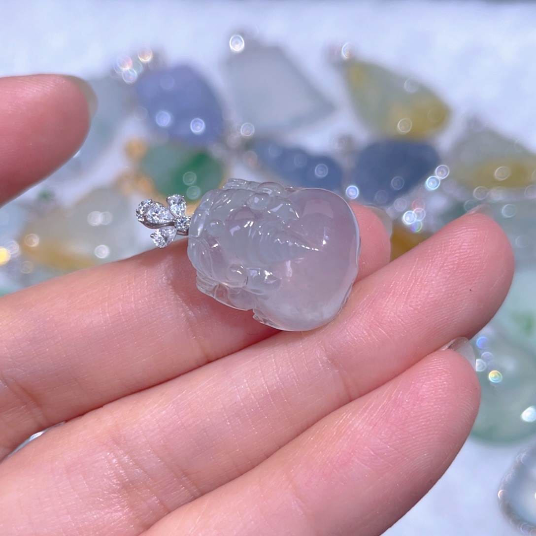 颈饰18K金镶嵌翡翠翡翠