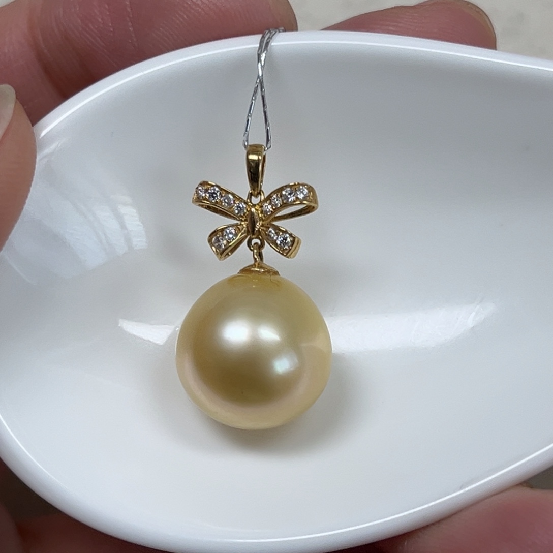 海水珍珠颈饰18K金镶嵌13.3mm