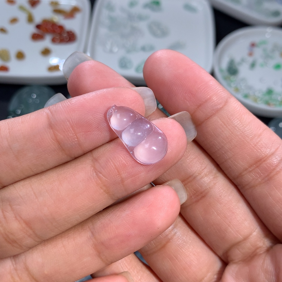 翡翠裸石未镶嵌冰波四季豆