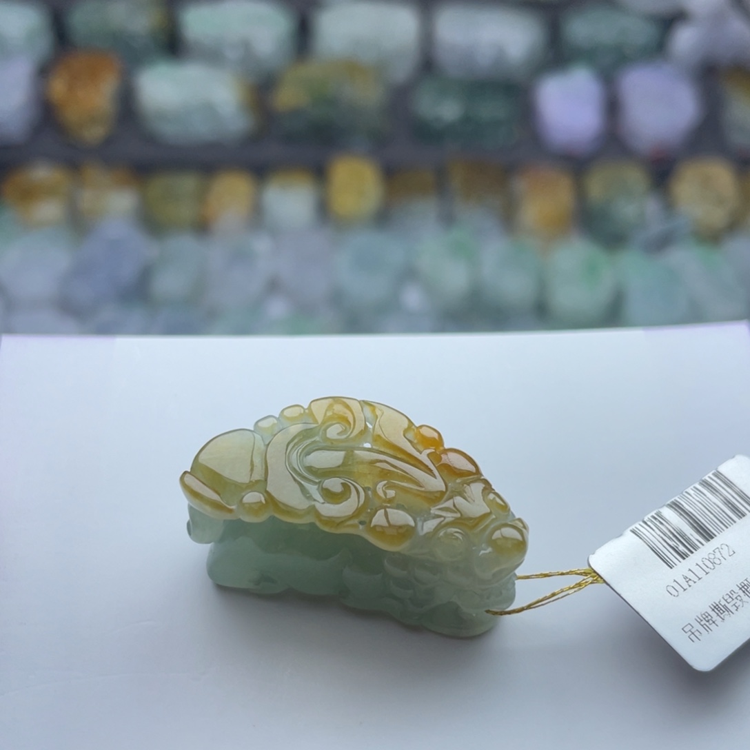 翡翠颈饰未镶嵌貔貅