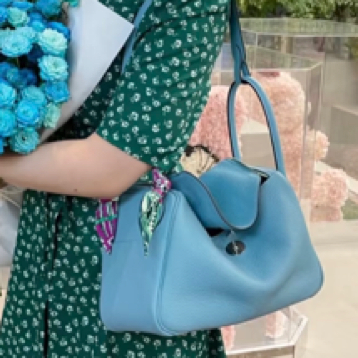 99新 Hermes/爱马仕 lindy26马卡龙蓝银扣tc皮T单肩包