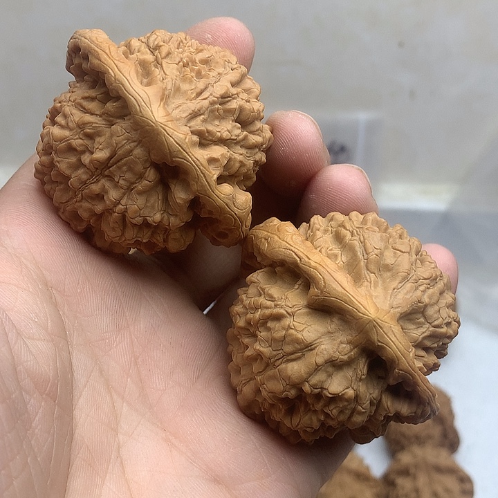 一***星文玩核桃吊坠官帽