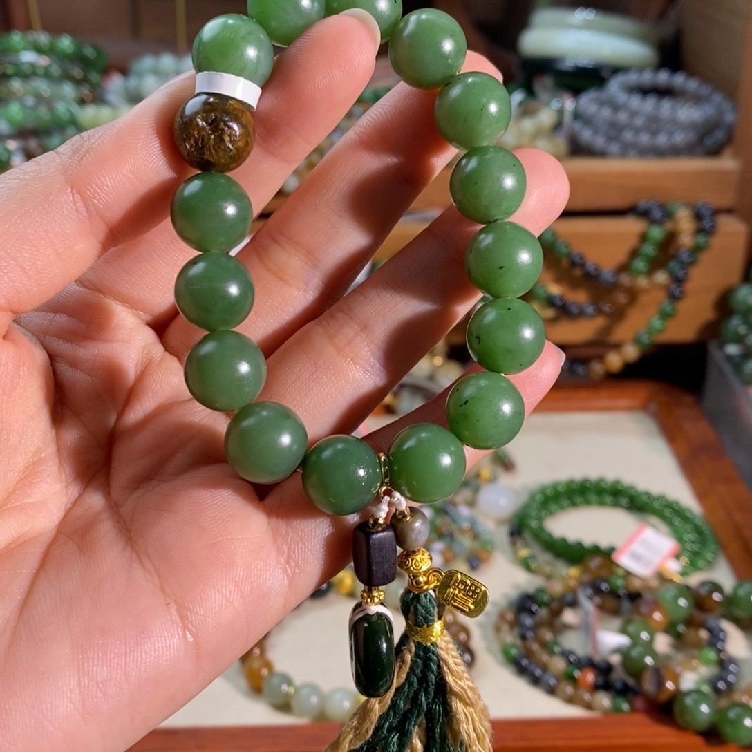 超***镜和田玉未镶嵌颈饰