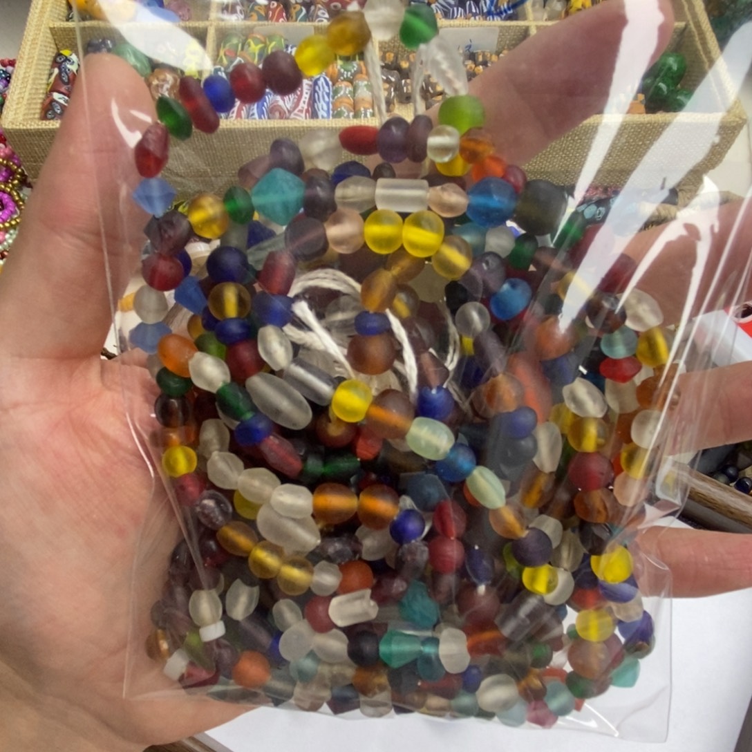 诸***意琉璃颈饰小多宝 尼泊尔